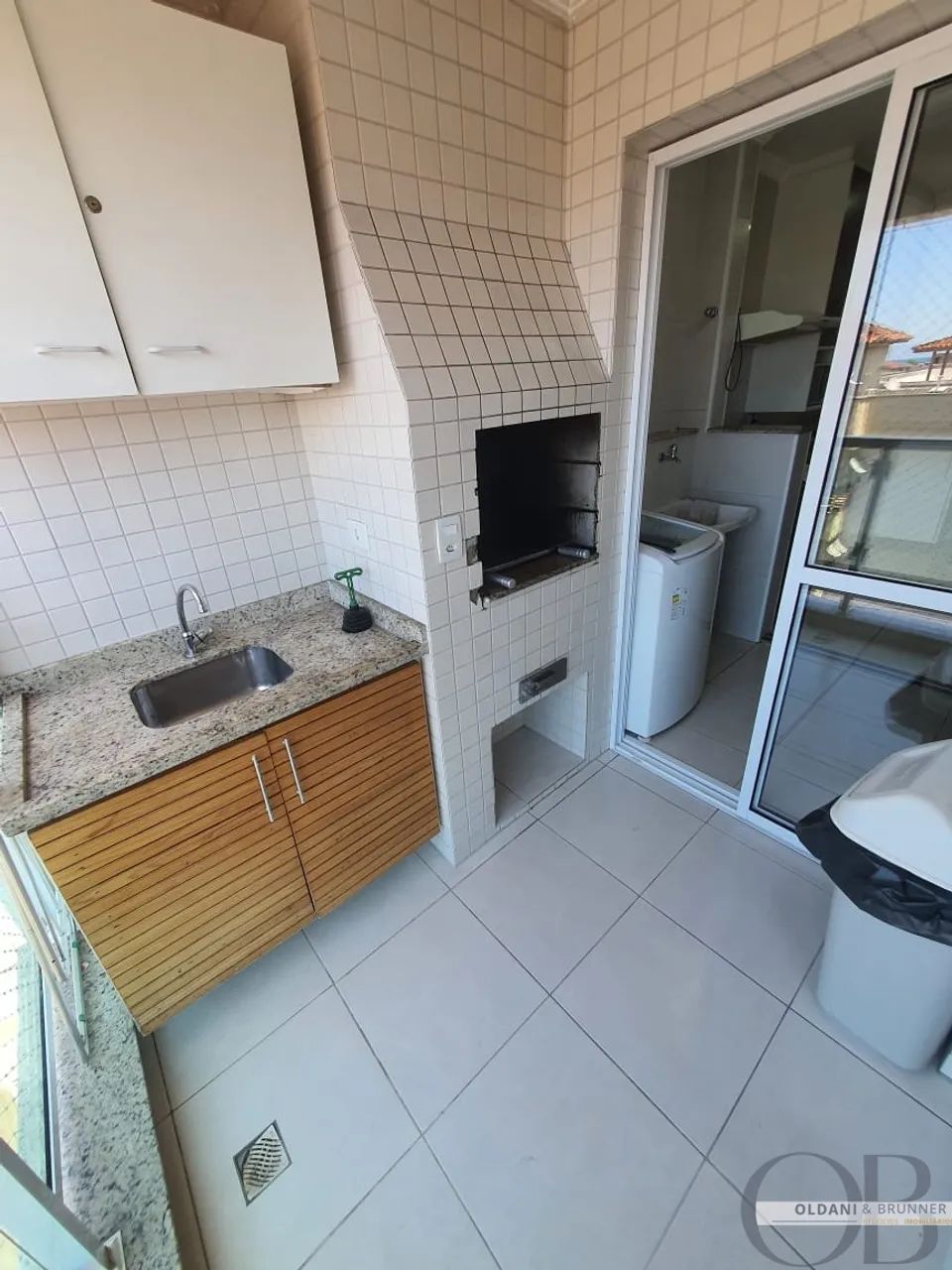 APARTAMENTO COM VARANDA GOURMET E VISTA PANORÂMICA NA PRAIA GRANDE.
