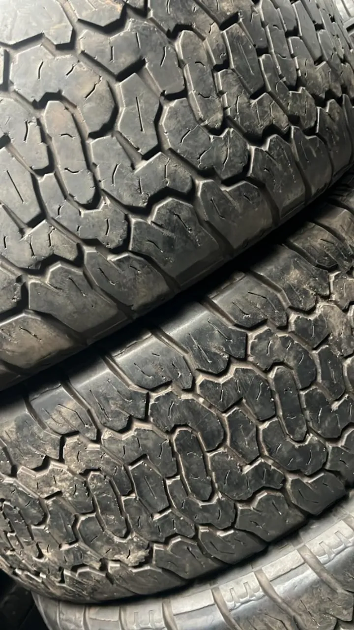 Pneu Xbri Brutus 265/60/18 65 % Vida util.