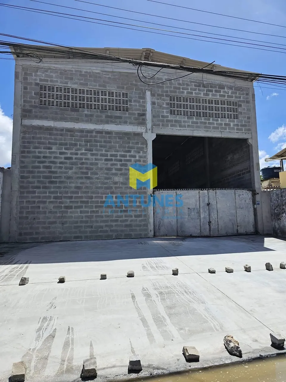 Alugue Galpão NOVO no Jordão, com 350m² ao lado do Aeroporto