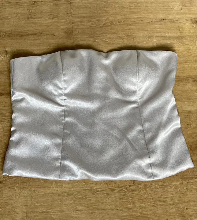 Cropped tipo Corset tomara que caia tam G / GG cor prata