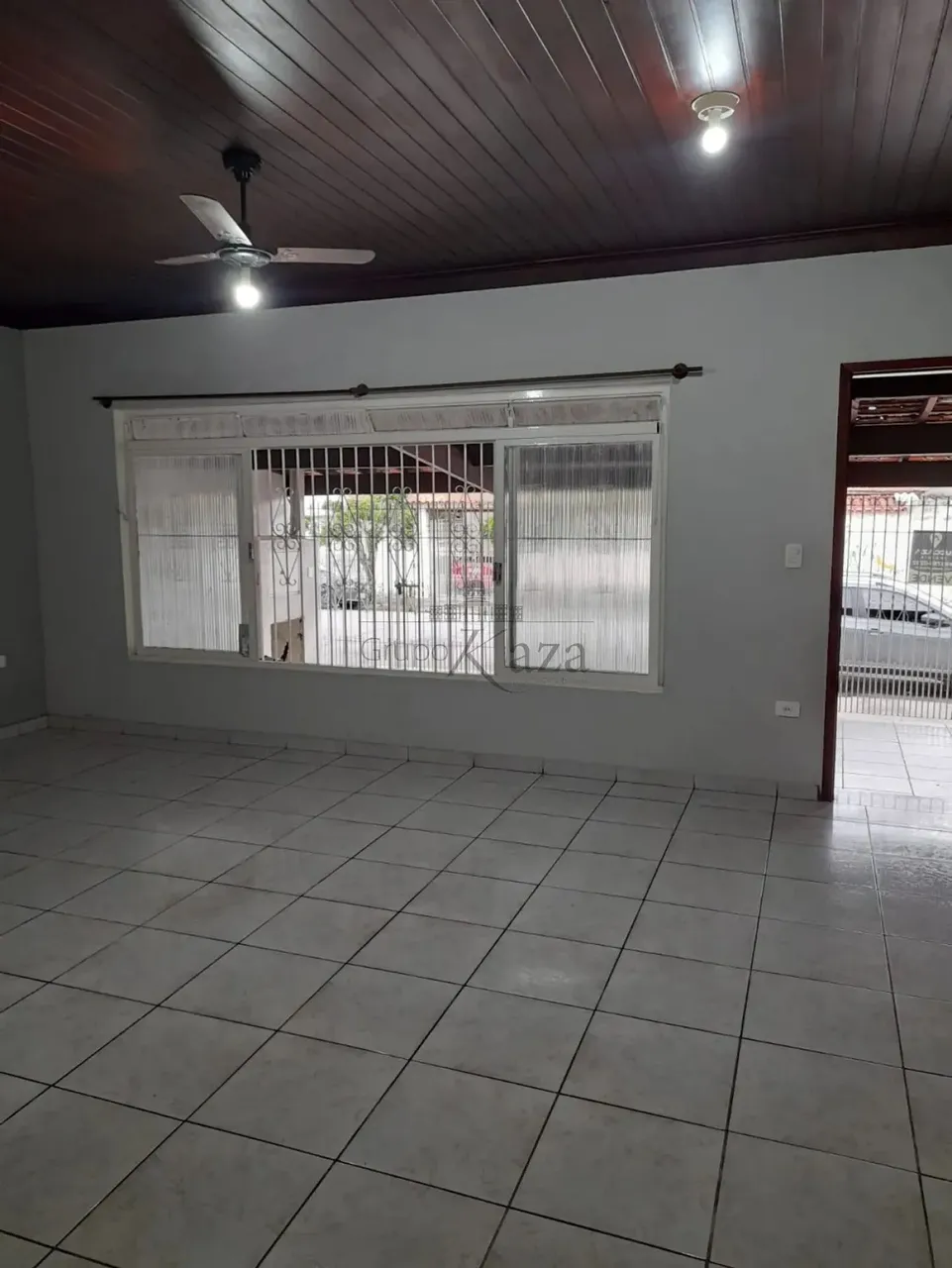 Casa - Jardim Santa Maria - Jacareí - 4 Dormitórios - 300m².