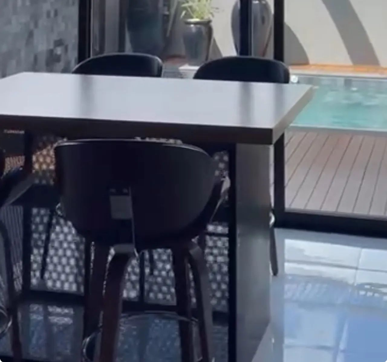 HIGH TABLE + 4 WOODEN STOOLS64363876227458124