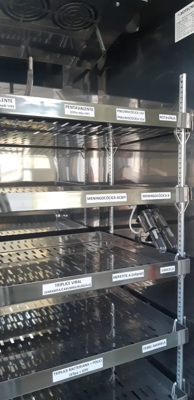 Refrigerador de vacinas e medicamentos