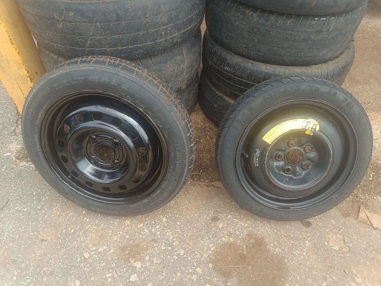Pneu Steppe 125/85 MAXXIS - Foto 2