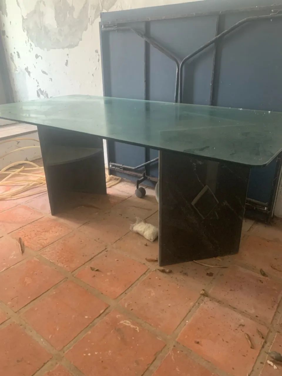 Mesa de Jantar 8 lugares em Vidro e granito