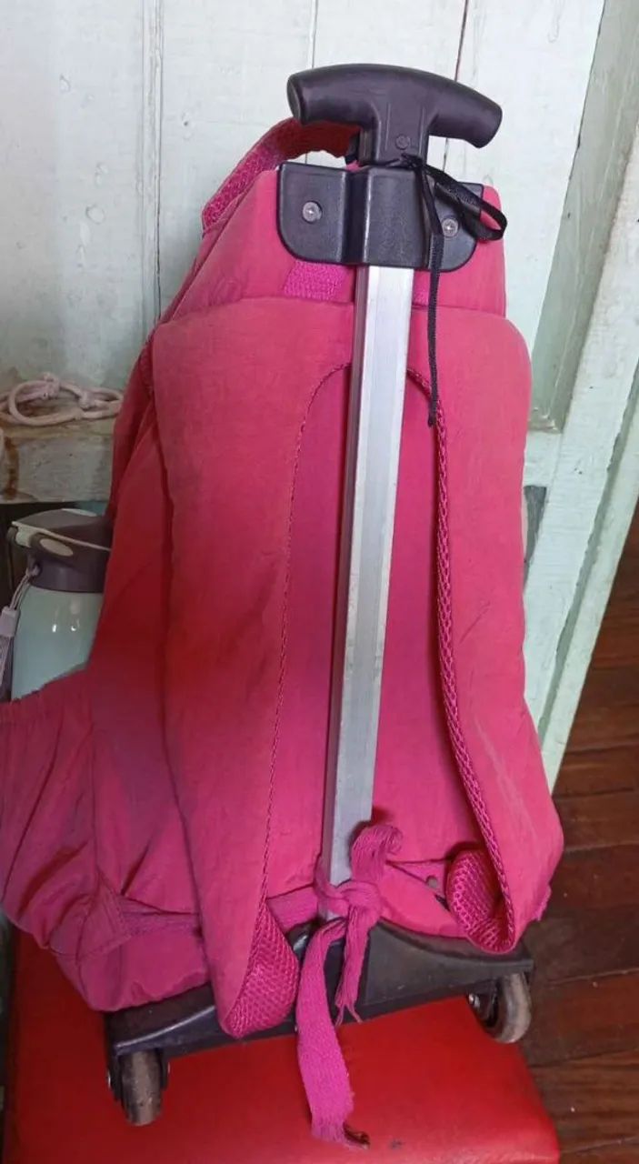 Mochila de rodinha feminina  - Foto 3