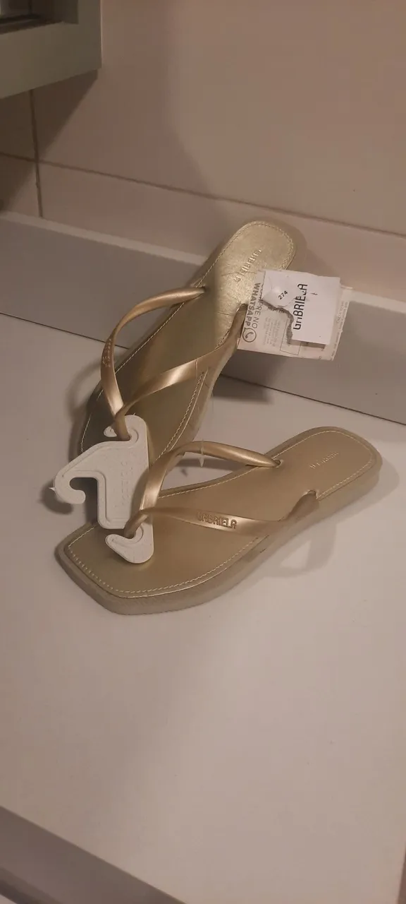 Sandália Gabriela Dourada - Elegância nos seus pés!