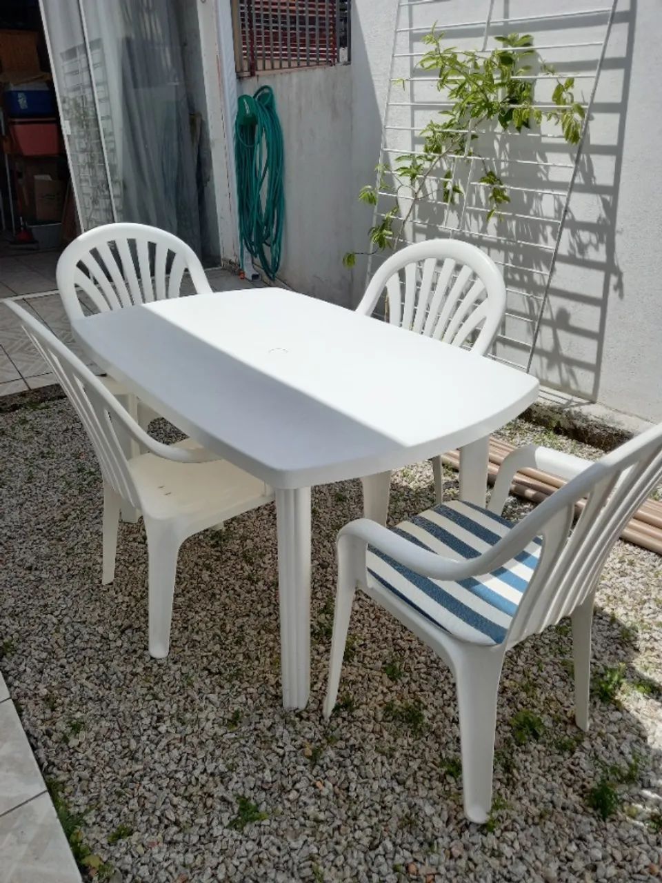 Mesa retangular com 4 cadeiras ótimo estado64842834689025122