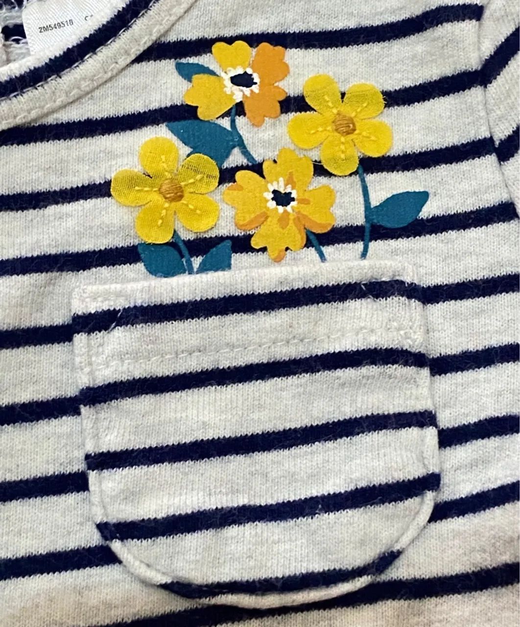 Blusa manga longa carters sem uso 2 anos menina listrada com flores - Foto 2