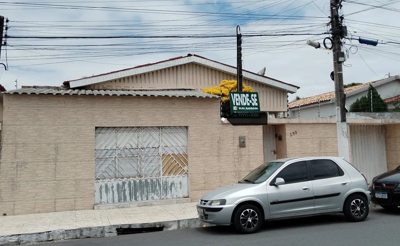 Vende-se casa no bairro baixão Arapiraca