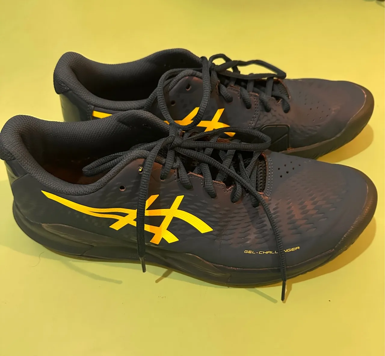 Tênis Asics Gel-Challenger - Azul Marinho e Amarelo