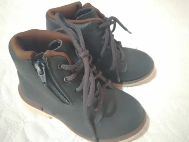 Cuturno infantil usado uma vez n 24 