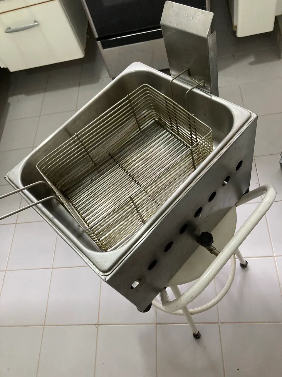 Vendo fritadeira a gas - Foto 2