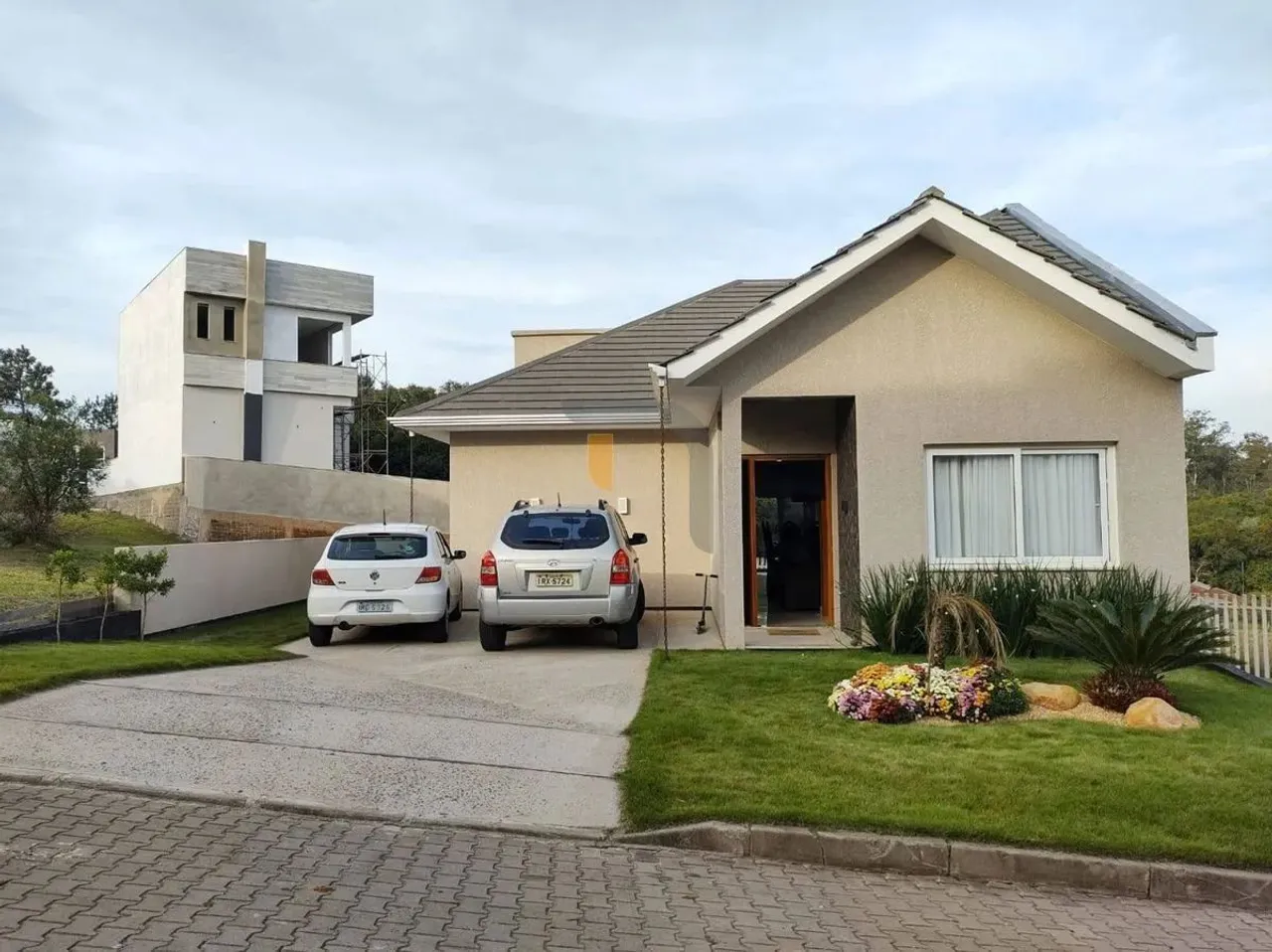 Casa com 3 dormitórios, 1 suíte à venda, 120 m² - Villa Lucchesi - Gravataí/RS