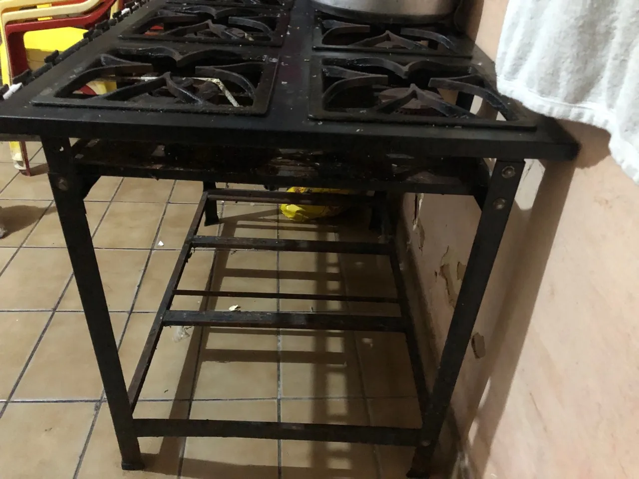 Vendo fogão industrial 6 bocas