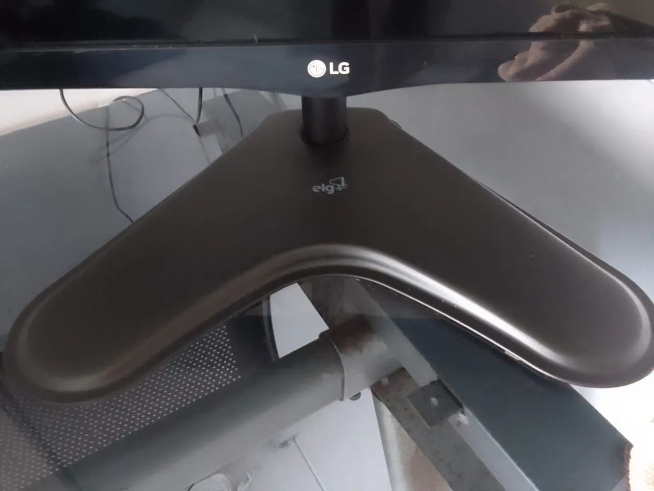 Suporte para 2 Monitores - Design Robusto e Ajustável - Foto 4