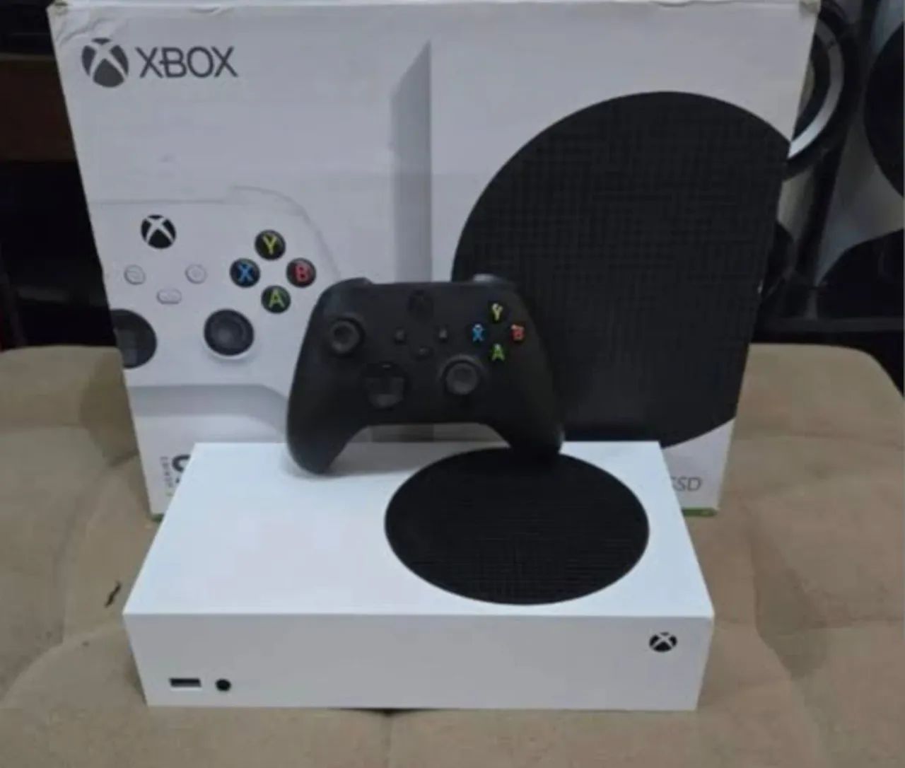 Xbox series S conservado.