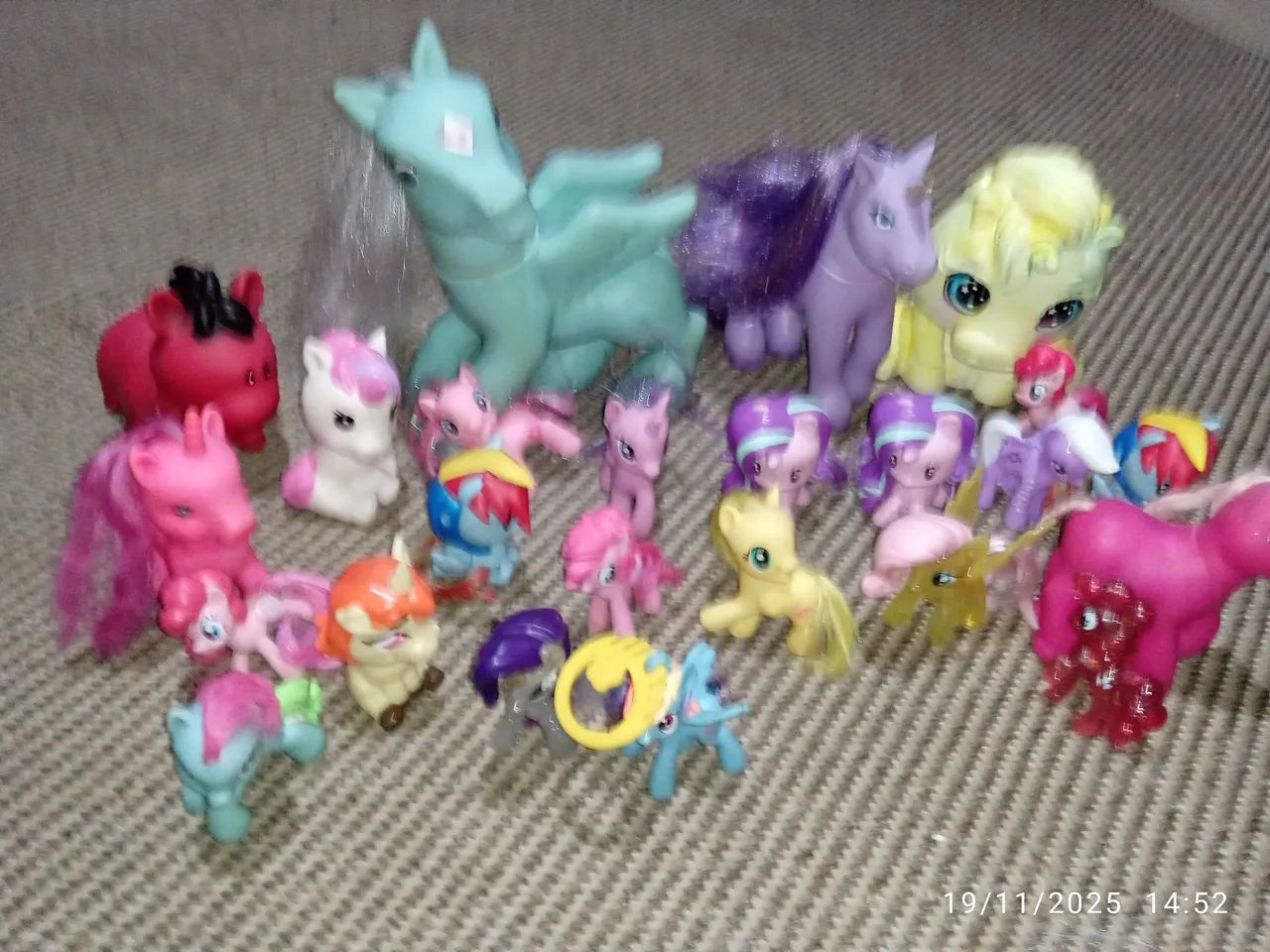 Brinquedos Pôneis - kit com 24 peças. - Foto 4