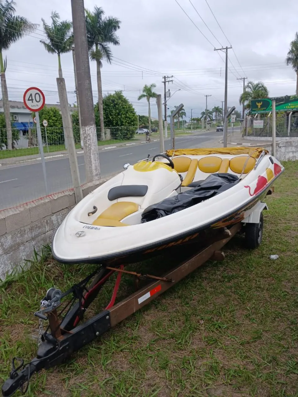 Vendo ou troco por moto carro ou caminhão toco jetbood ano 2002motor Mercury turbo 225hp5