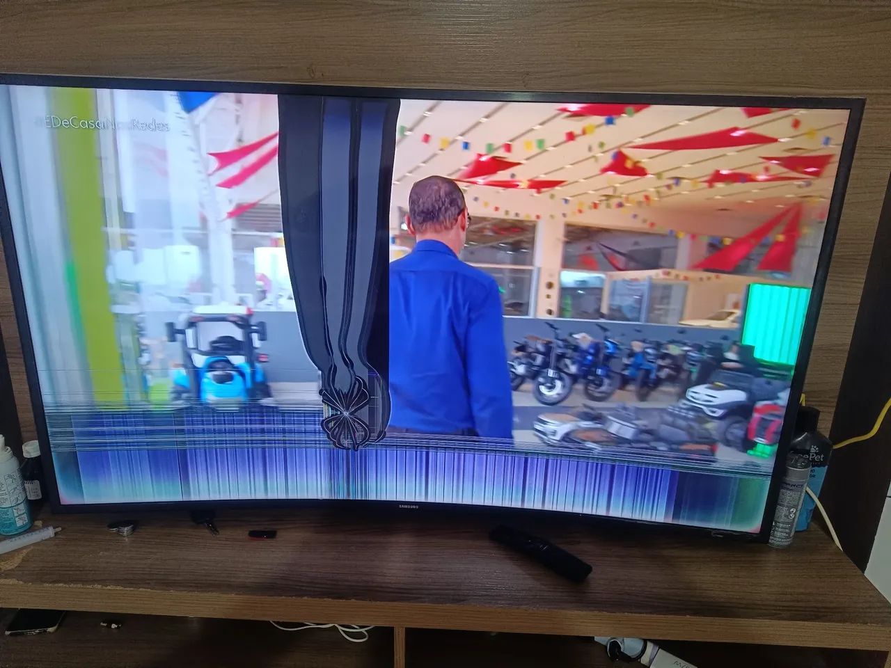 TV com tela danificada - Foto 4