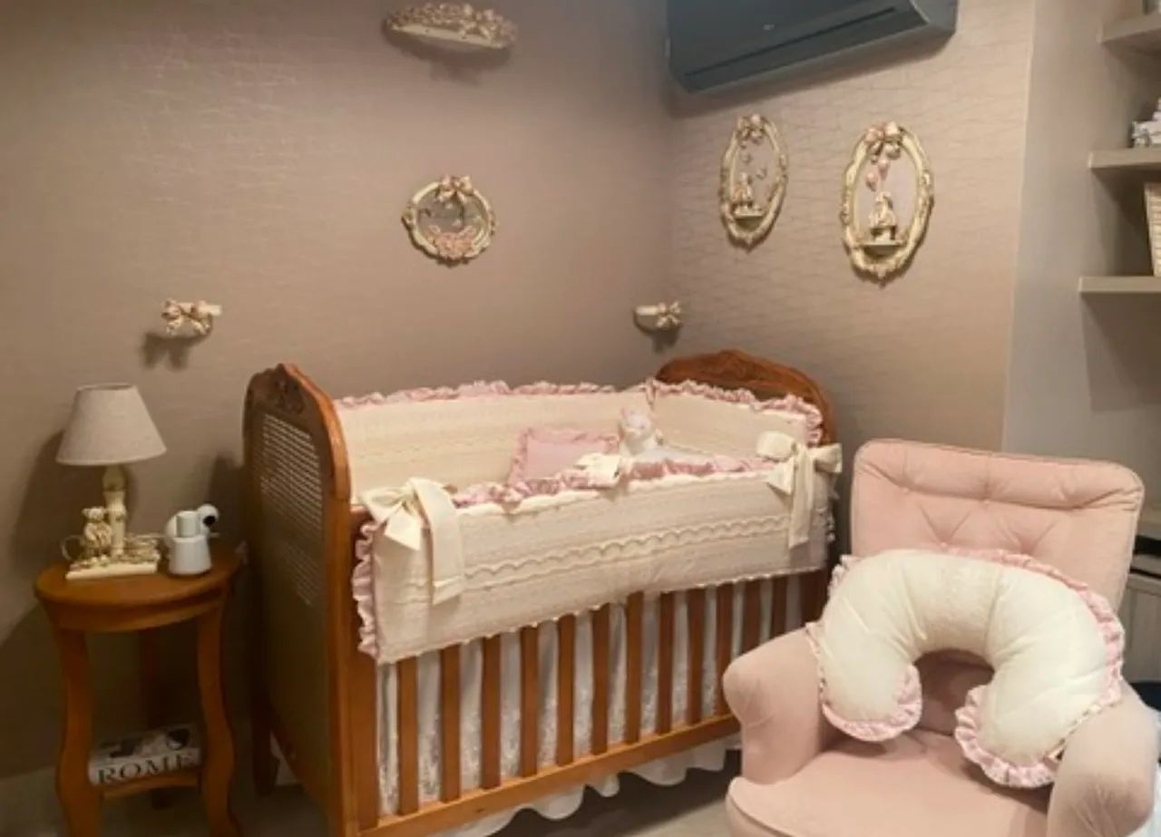 Berço Capitonê Tulipa Baby linha Luís XVII - Foto 3