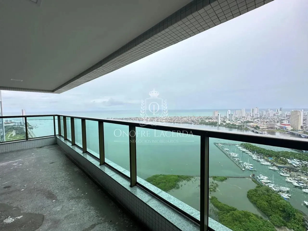 INCRÍVEL Apartamento para venda tem 237 metros quadrados com 4 quartos em São José