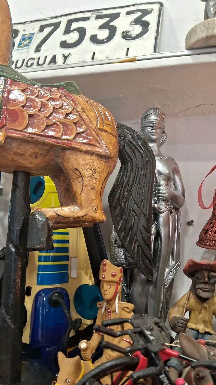 Antigo Cavalo indiano em madeira entalhada ler descrição  - Foto 6