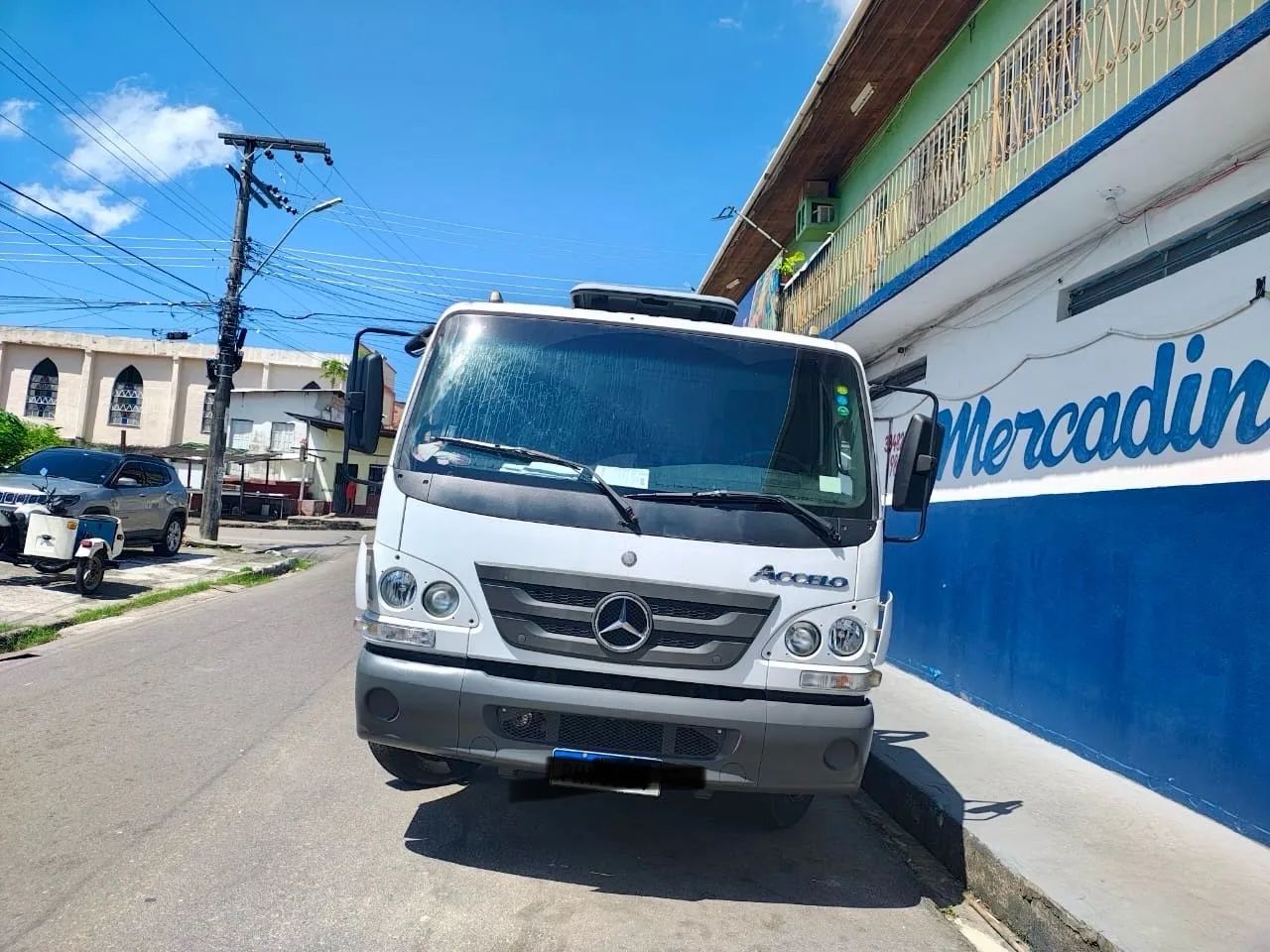 Vendo Caminhão Mercedes bens seminovo Modelo Accelo 815  Unico Proprietário - Foto 2