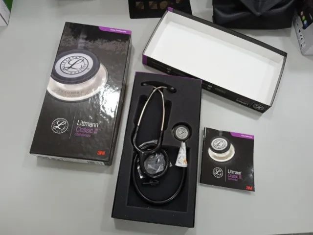 Estetoscópio Littmann Classic III em Aço Preto 33 cm x 16 cm x 4 cm