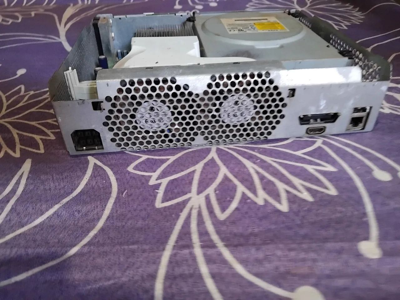 carcaça do Xbox 360 sucata  para aproveitar peças leia o anúncio todo  - Foto 4