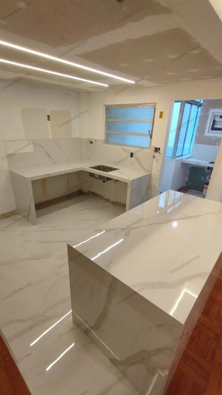 Crespo Reformas - Pia, bancadas, ilhas, nichos em porcelanato  fino acabamento 