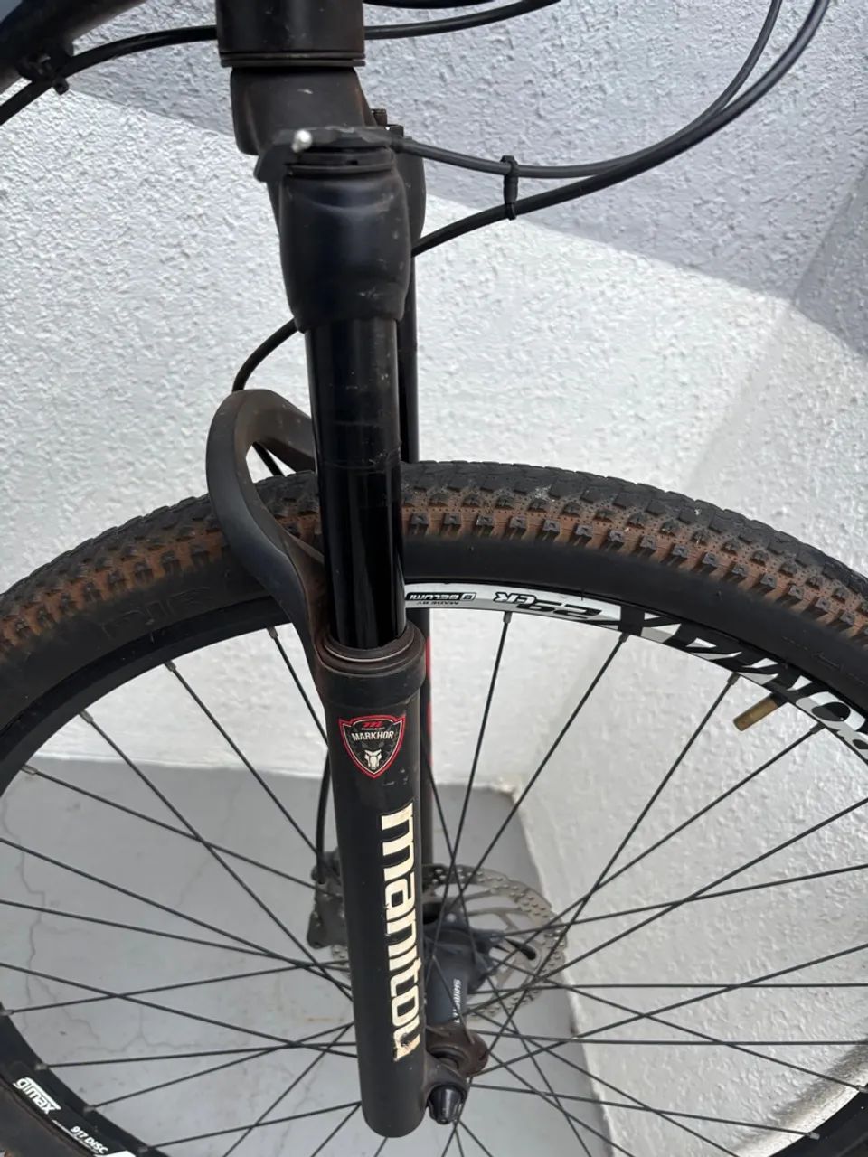 Bicicleta aro 29 top para trilhas  - Foto 4