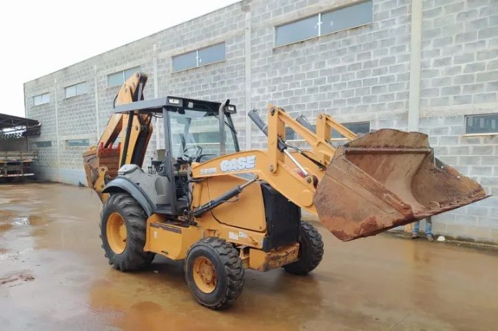 Retroescavadeira Case 580N Ano 2012 - Foto 5