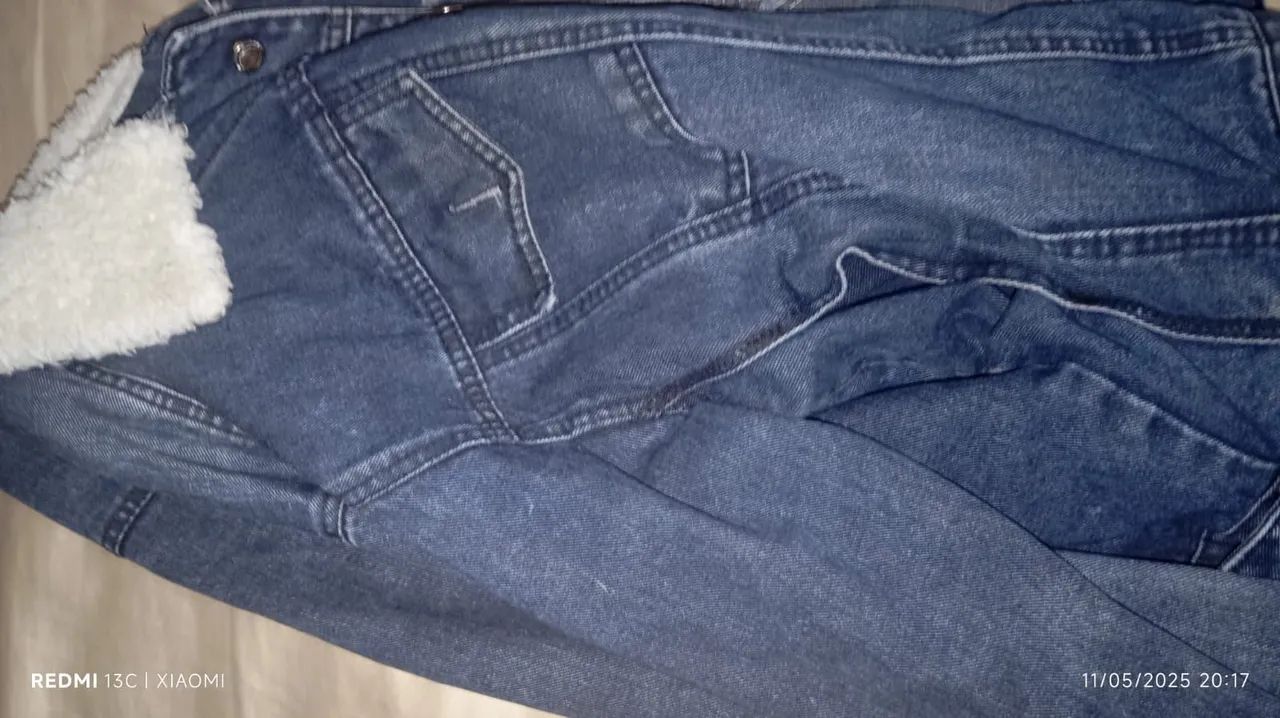 Jaqueta Jeans com Pelúcia - Foto 2