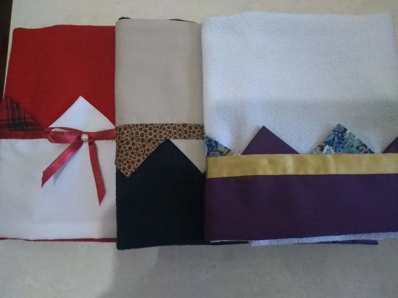 Kite com 3 Toalha decoradas para pratos  - Foto 3