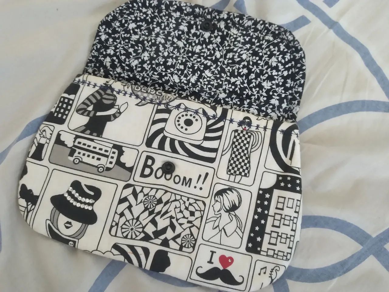 Necessaire Preta e Branca Estampada HQ - Foto 3