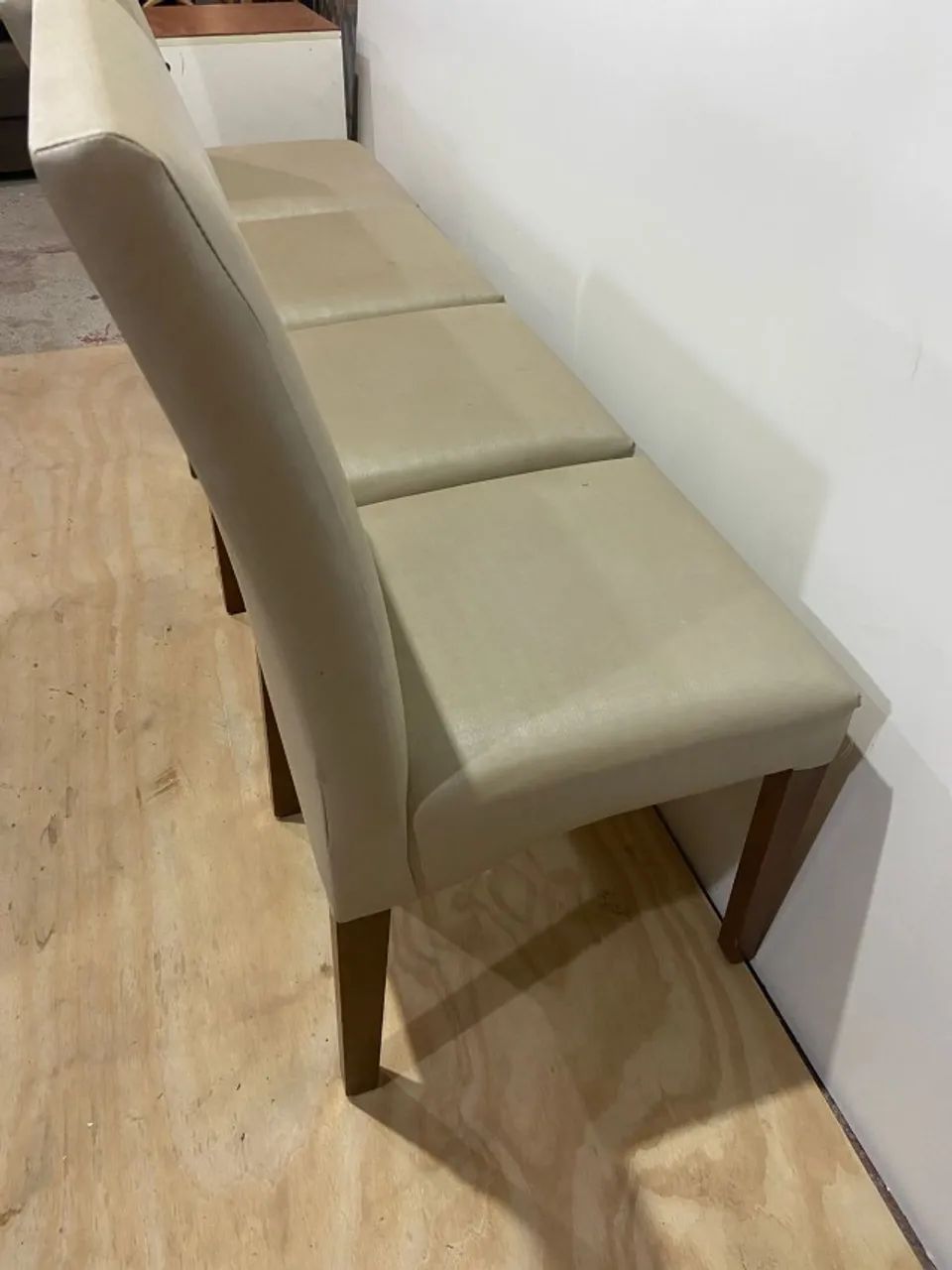 Conjunto de cadeiras para mesa de jantar, em bom estado. - Foto 3