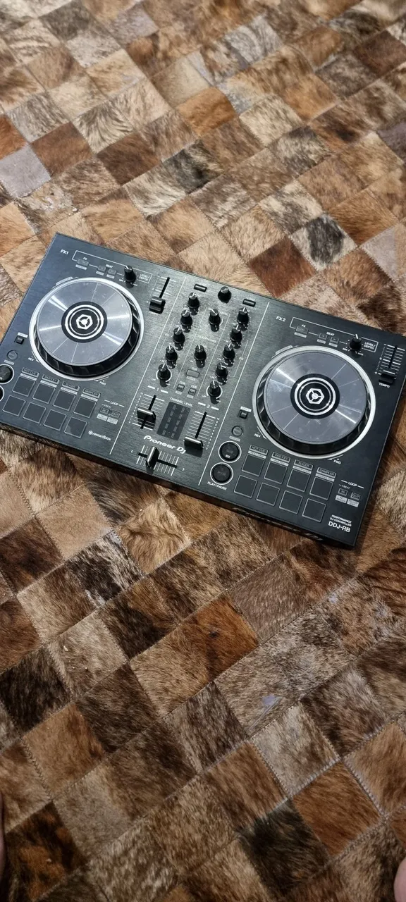 Controladora DJ Pioneer DDJ-RB