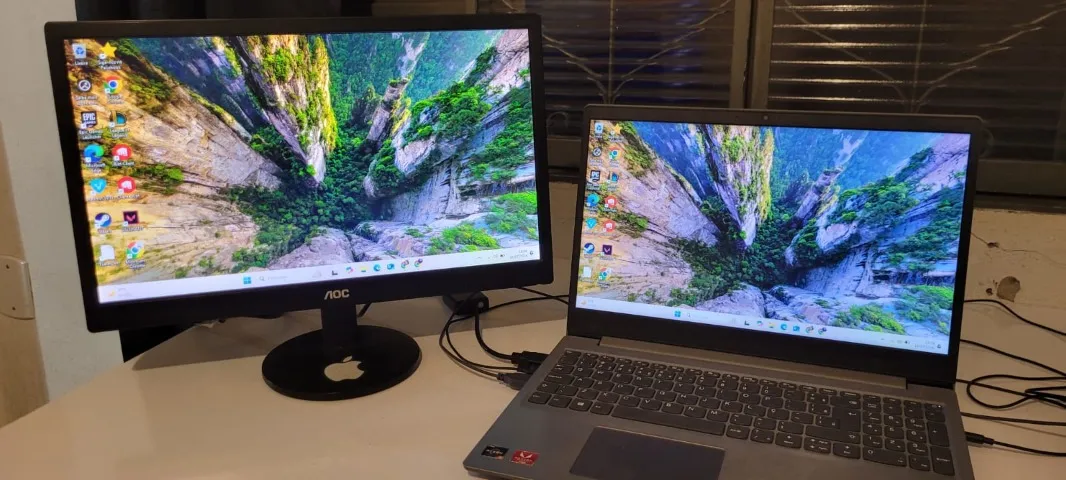 Monitor AOC 18.5" HD (VGA) + Adaptador HDMI - Perfeito Estado!
