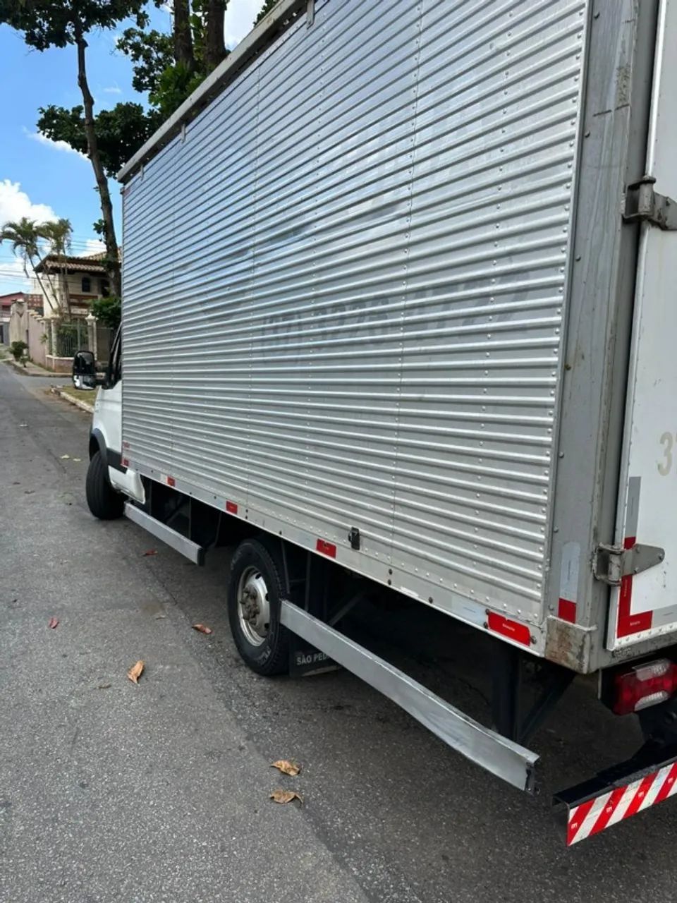 IVECO 35S14 BAÚ - CATEGORIA B |  2016/2017 - Foto 2