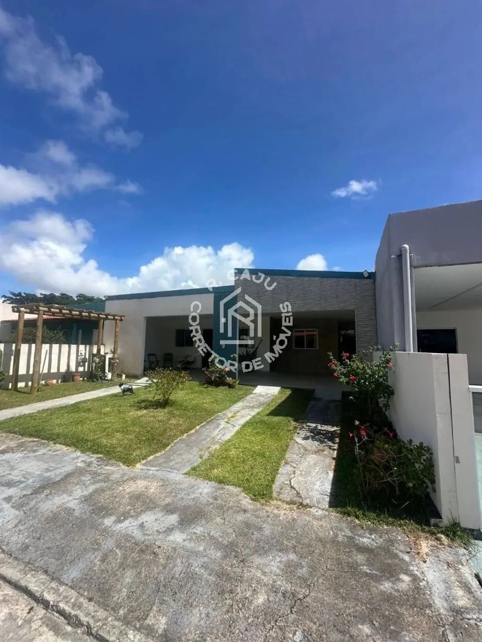 Casa de Condomínio Para Vender com 2 quartos 1 suítes