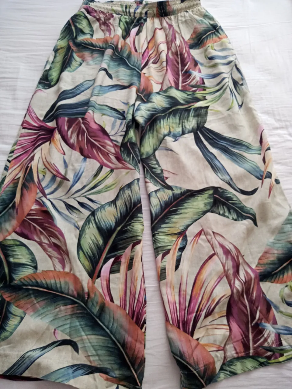 Calça Pantalona Estampada Tropical