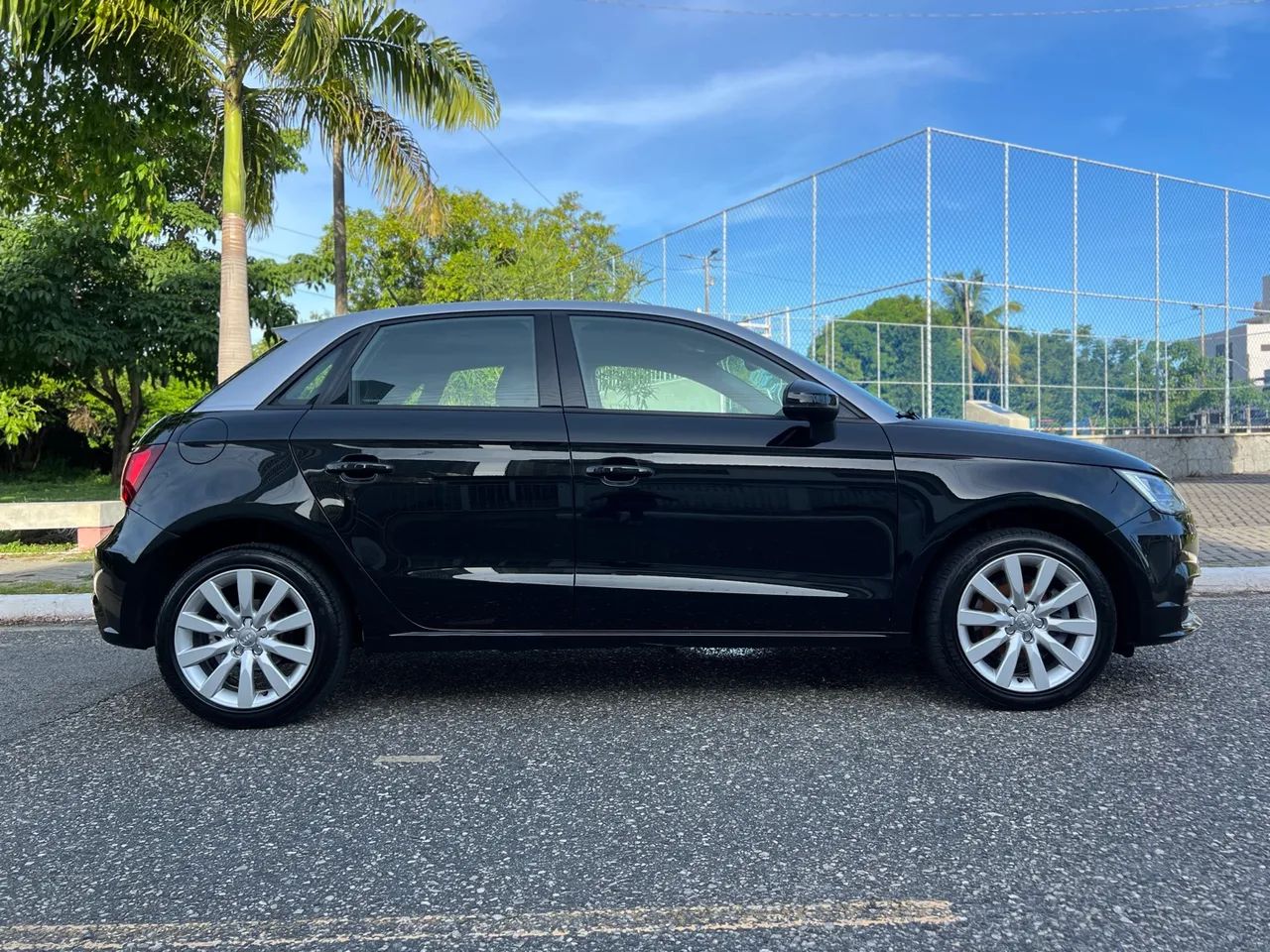 Audi A1 SportBack 1.4 Turbo TFSI Ano 2017  - Foto 2