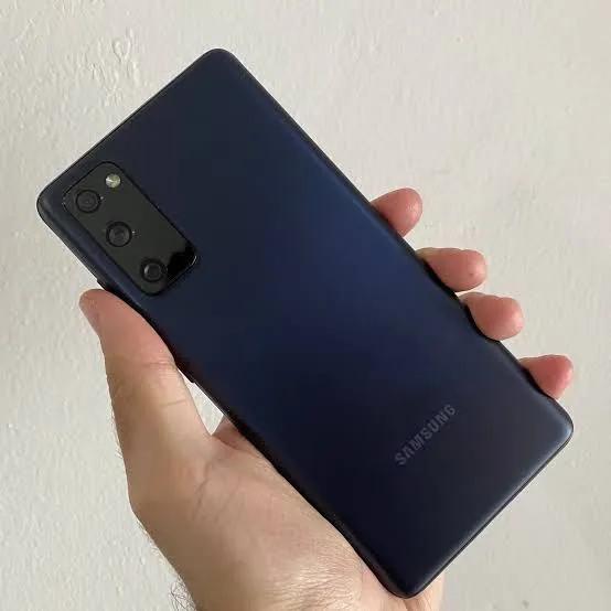 S20 fe, usado mas sem danos