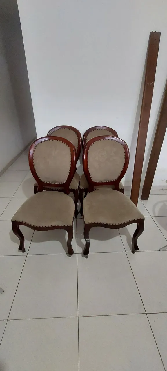 Conjunto de Cadeiras de Jantar medalhão