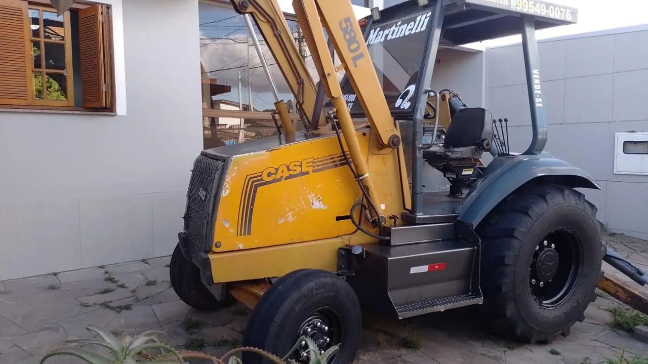 Retroescavadeira CASE 580L