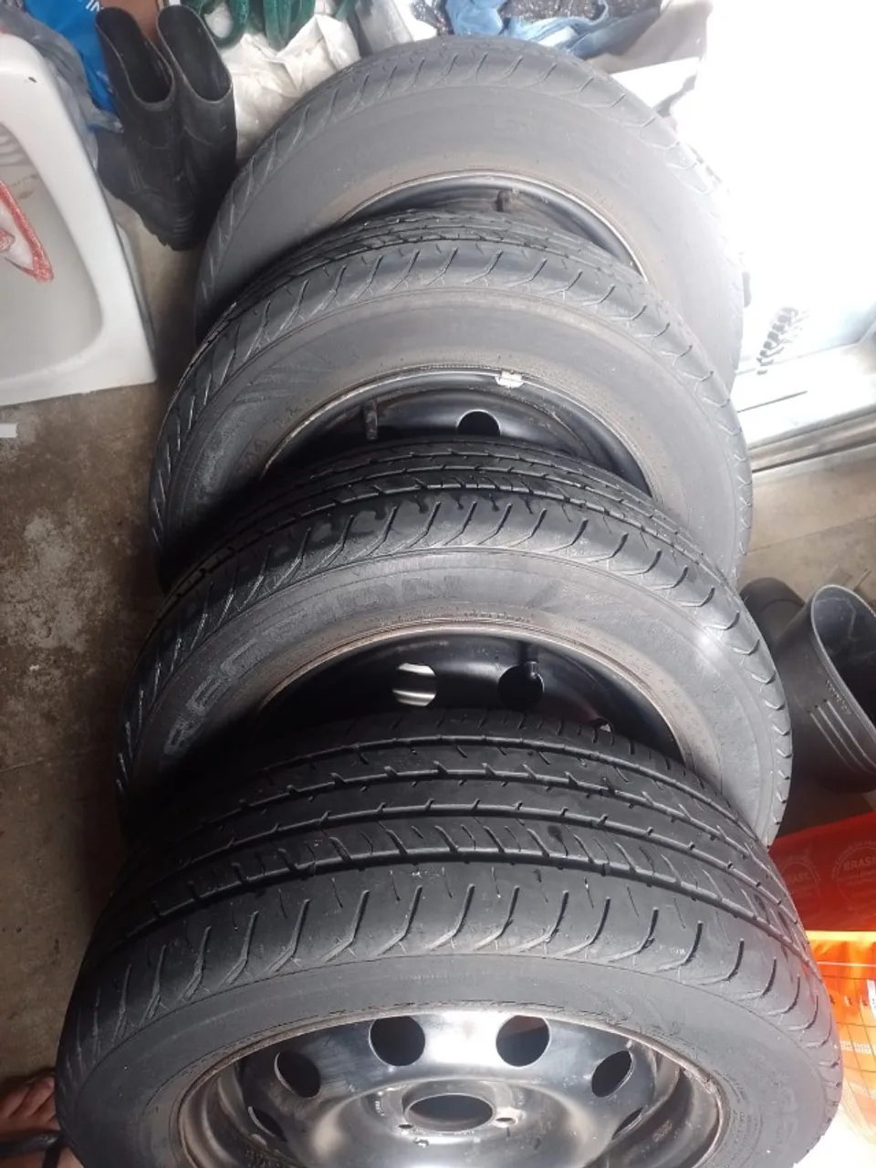 Rodas 14" 4x108 com pneus