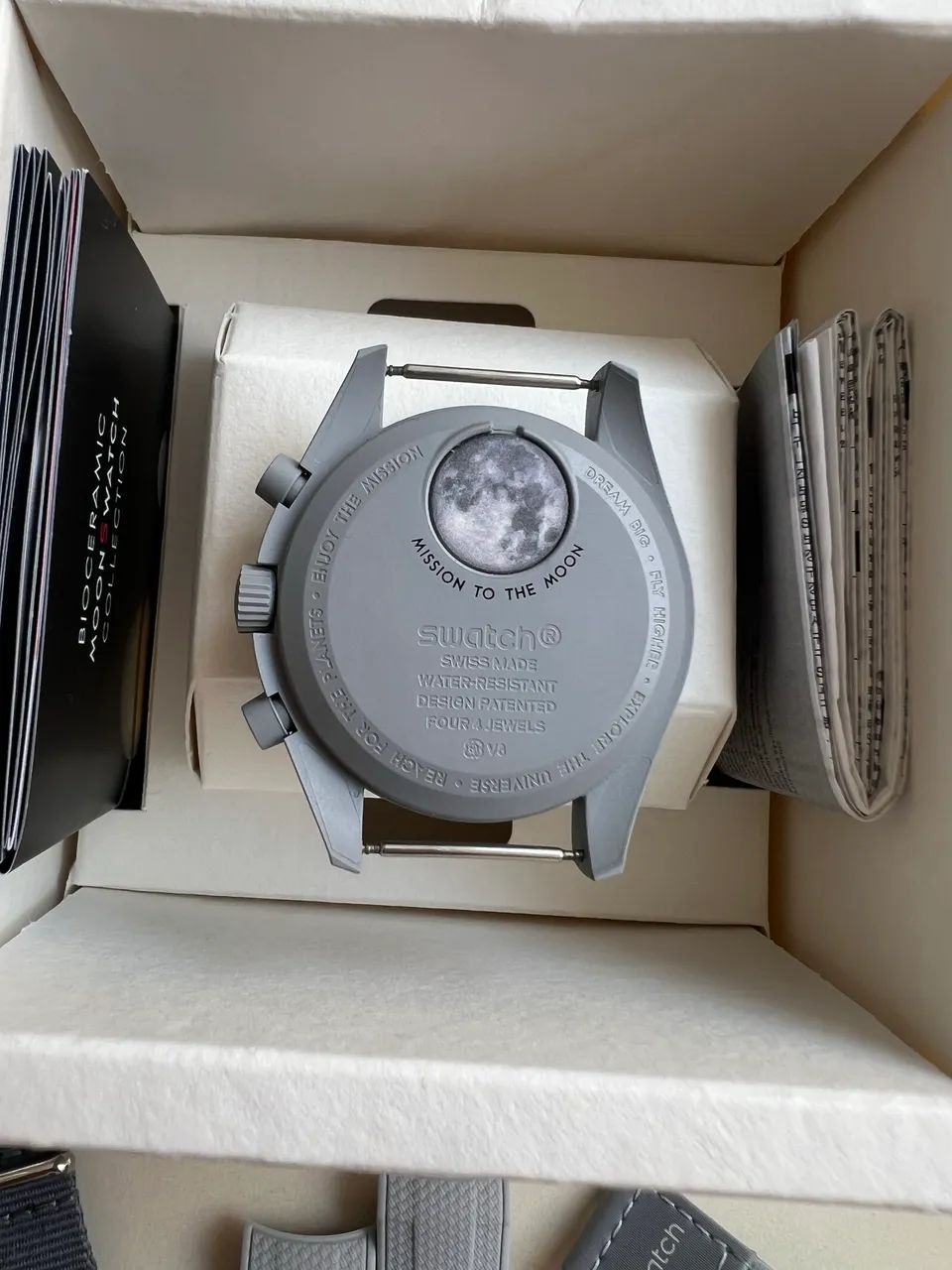 Relógio Swatch X Omega Moonswatch Speedmaster Moon 1965 Cron Cinza