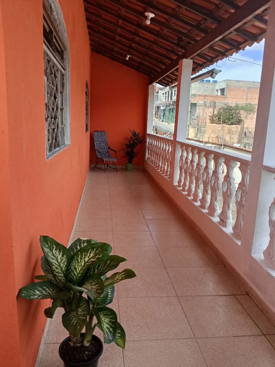 Kitnets homens/mulheres mobiliada ou sem móveis/cozinha,sala,varanda, garagem