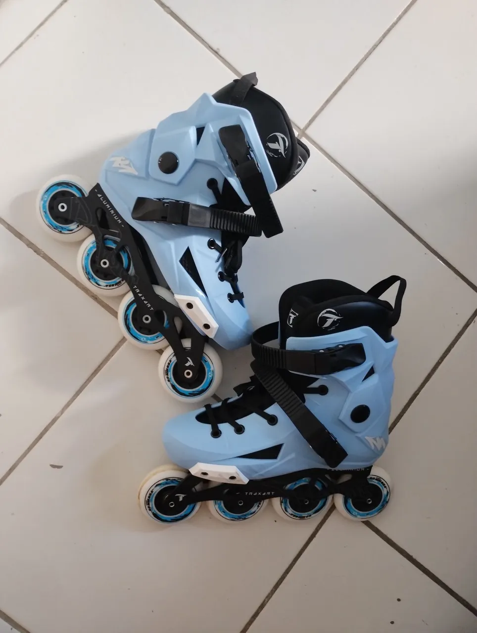 Patins Inline Freestyle Traxart Revolt Azul